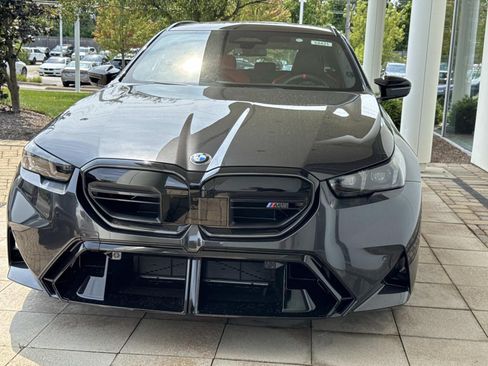 New 2027 BMW M5 Touring AWD/4WD image 2