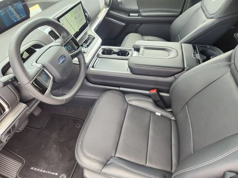 New 2026 Ford Expedition Platinum w/ Driver's Package AWD/4WD image 13