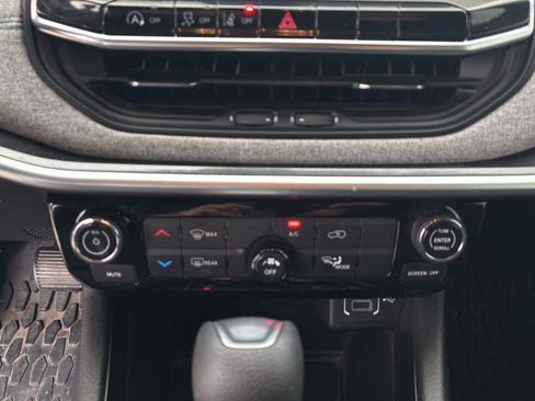 Used 2023 Jeep Compass Sport AWD/4WD image 31
