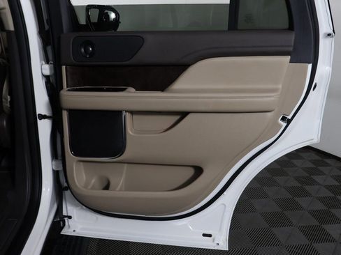 Used 2022 Lincoln Navigator Reserve AWD/4WD image 34