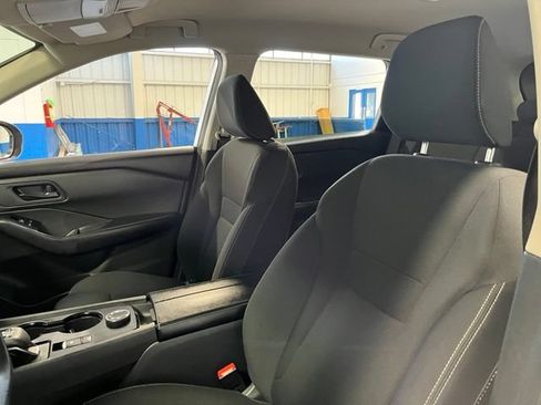 Used 2024 Nissan Rogue S AWD/4WD image 23