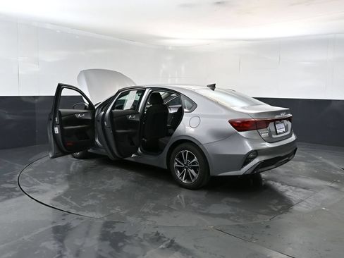 Used 2023 Kia Forte LXS w/ LXS Technology Package FWD image 28