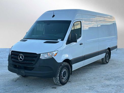 Used 2023 Mercedes-Benz Sprinter 2500 image 7