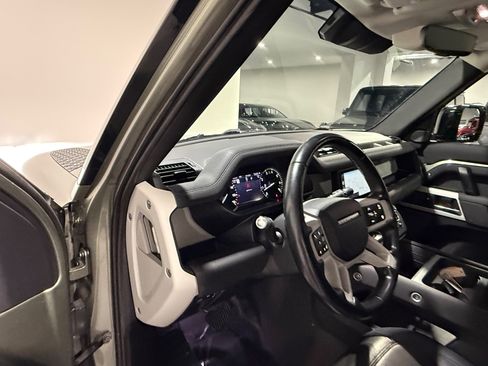 Used 2022 Land Rover Defender 110 S image 22