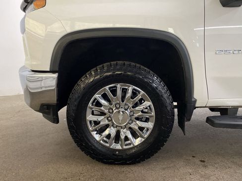 Used 2021 Chevrolet Silverado 2500 LTZ w/ LTZ Convenience Package image 12