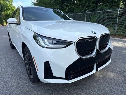 Used 2025 BMW X3 xDrive30i w/ M Sport Package AWD/4WD image 3