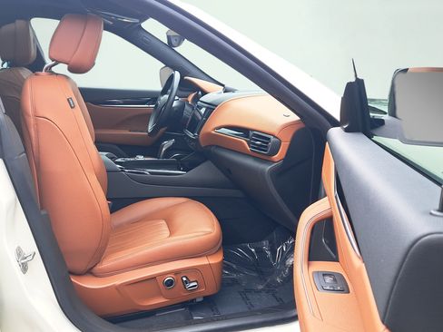 Used 2022 Maserati Levante GT AWD/4WD image 16