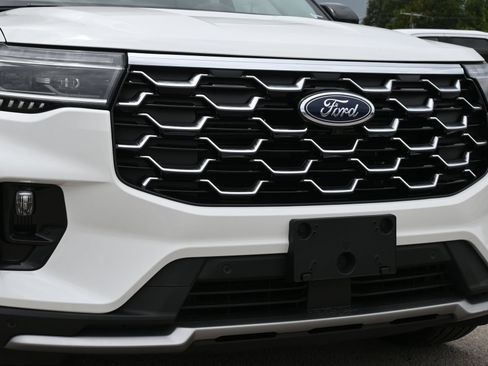 New 2026 Ford Explorer Platinum w/ LUX Leather Package AWD/4WD image 23