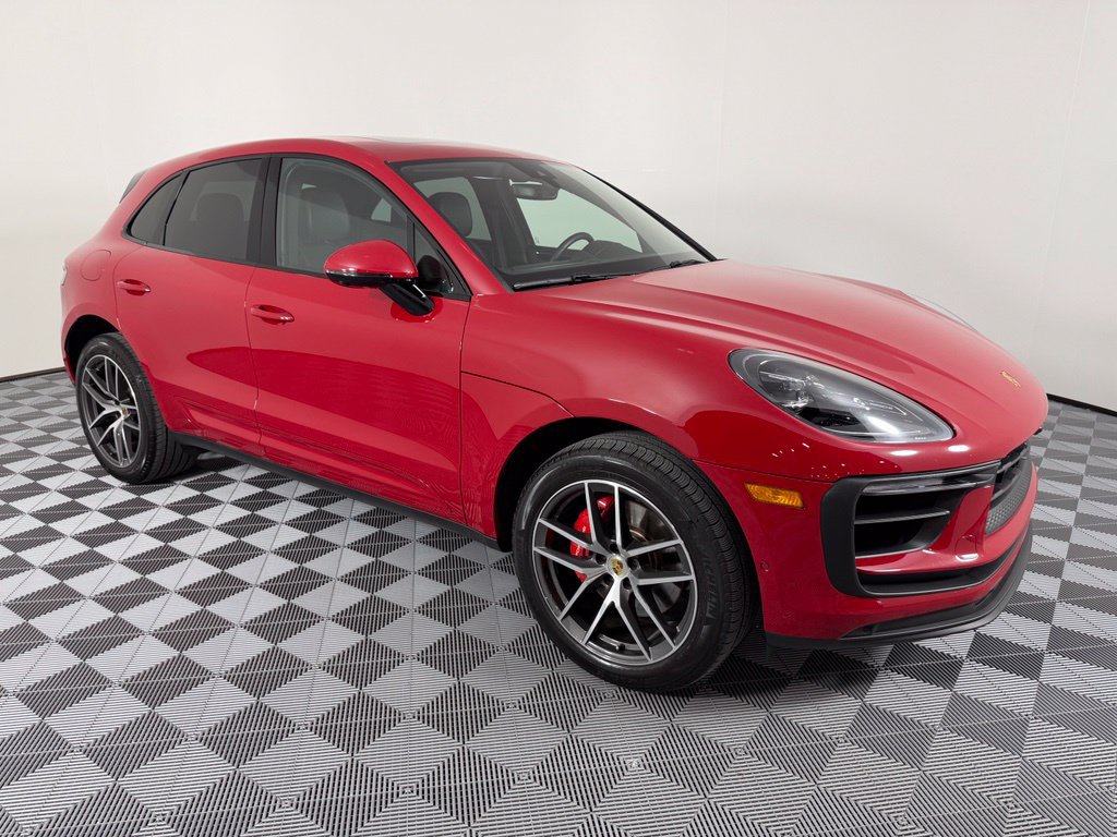 Certified 2024 Porsche Macan S AWD/4WD image 13