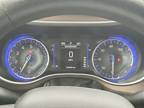 Used 2021 Chrysler Voyager Lxi image 29