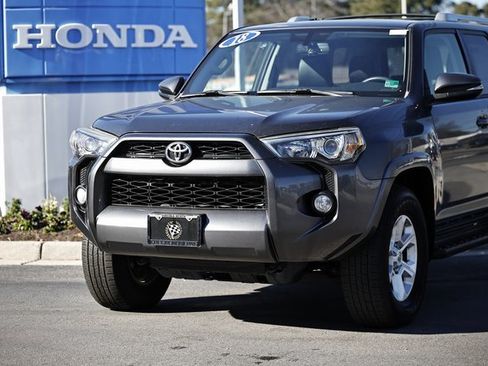 Used 2018 Toyota 4Runner SR5 Premium image 2