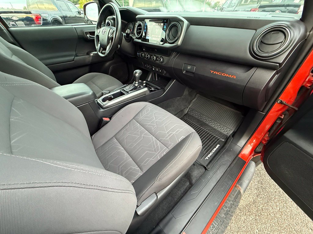Used 2018 Toyota Tacoma TRD Sport w/ Technology Package AWD/4WD image 21