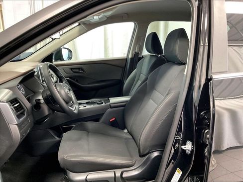 Used 2023 Nissan Rogue S AWD/4WD image 10