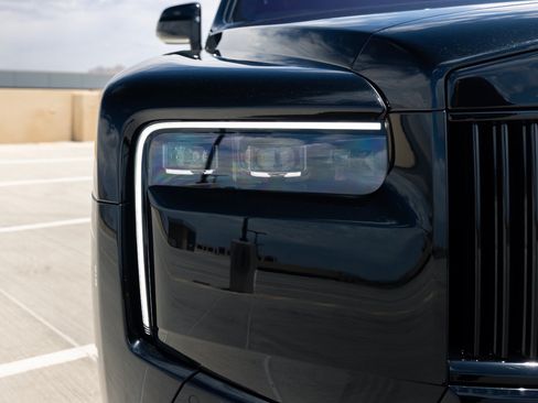 Used 2026 Rolls-Royce Cullinan AWD/4WD image 23