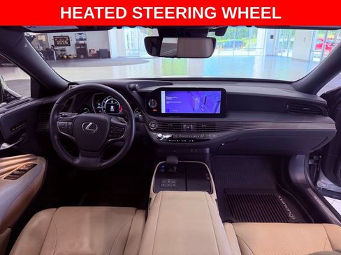 Used 2023 Lexus LS 500 w/ Accessory Package (Z2) RWD image 12