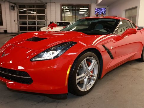 Used 2017 Chevrolet Corvette Stingray w/ 3LT Preferred Equipment Group image 3
