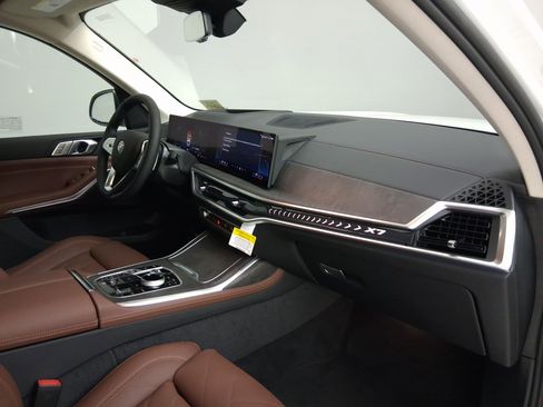 New 2026 BMW X7 xDrive40i image 31