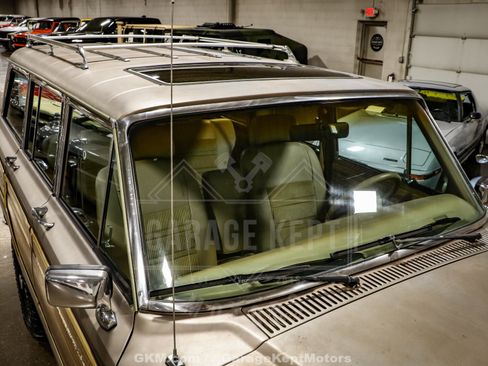 Used 1988 Jeep Grand Wagoneer AWD/4WD image 15