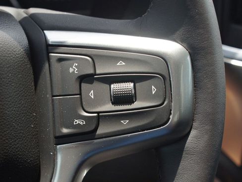 Used 2022 Chevrolet Silverado 1500 LT Trail Boss w/ LPO, Dark Essentials Package AWD/4WD image 10