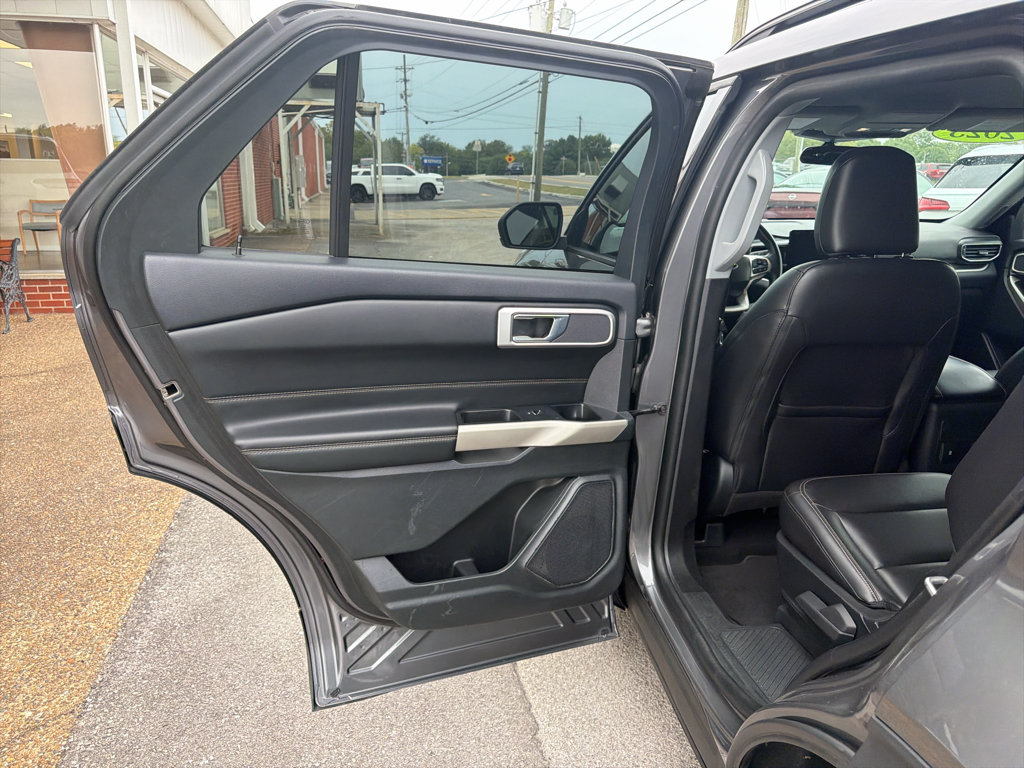 Used 2023 Ford Explorer XLT w/ Equipment Group 202A RWD image 26