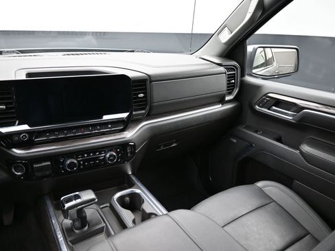 Used 2024 Chevrolet Silverado 1500 LTZ image 12