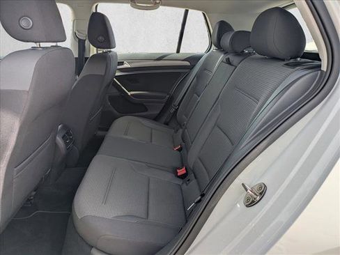 Used 2019 Volkswagen e-Golf SE w/ Driver Assistance Package image 17