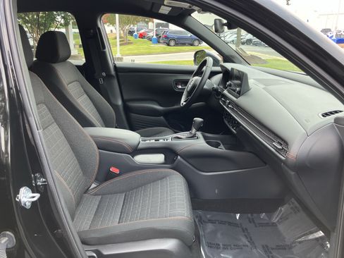 Used 2025 Honda HR-V Sport image 34