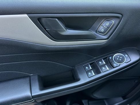 Certified 2022 Ford Escape SE FWD image 13