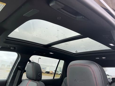 Used 2024 Chevrolet Traverse RS w/ LPO, Floor Liner Package image 35