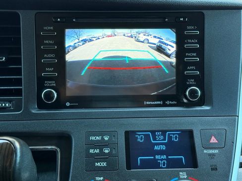 Used 2020 Toyota Sienna XLE FWD image 29