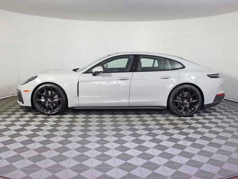 Used 2025 Porsche Panamera 4 image 2