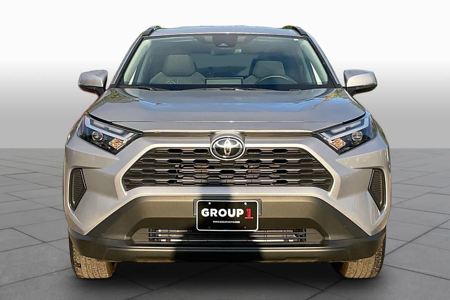 Used 2025 Toyota RAV4 XLE FWD image 4