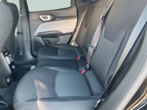 Certified 2024 Jeep Compass Sport image 32