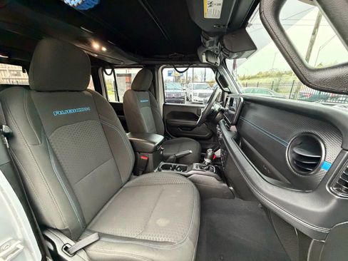 Used 2024 Jeep Wrangler Unlimited Rubicon 4xe w/ Safety Group image 29