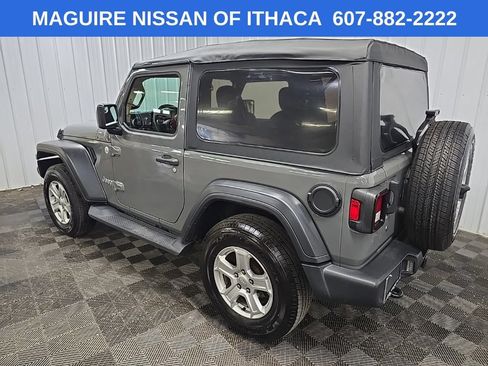 Used 2019 Jeep Wrangler Sport AWD/4WD image 9
