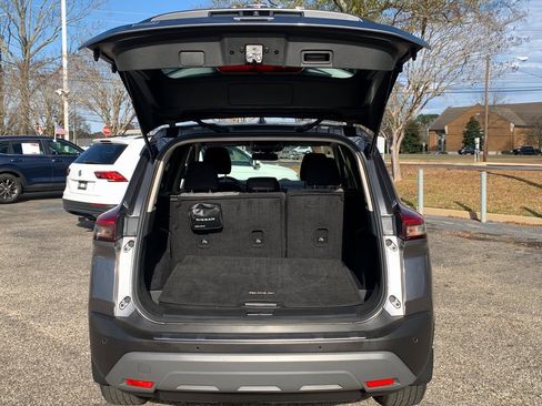 Used 2023 Nissan Rogue SV image 7