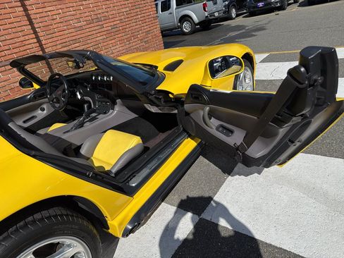 Used 1995 Dodge Viper RT/10 RWD image 19