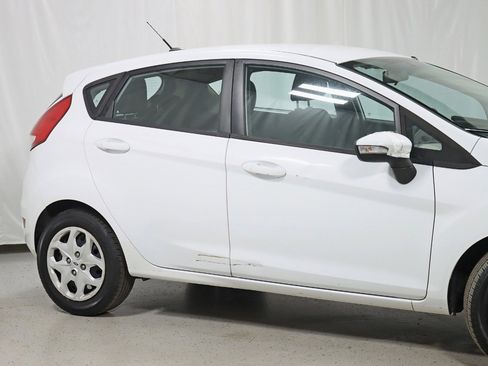 Used 2013 Ford Fiesta SE image 3