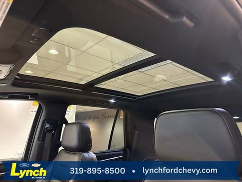 Used 2022 GMC Yukon Denali w/ Denali Premium Package AWD/4WD image 4