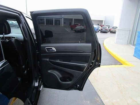 Used 2017 Jeep Grand Cherokee Altitude image 21