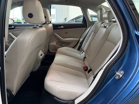 Used 2019 Volkswagen Jetta SE w/ Cold Weather Package FWD image 13