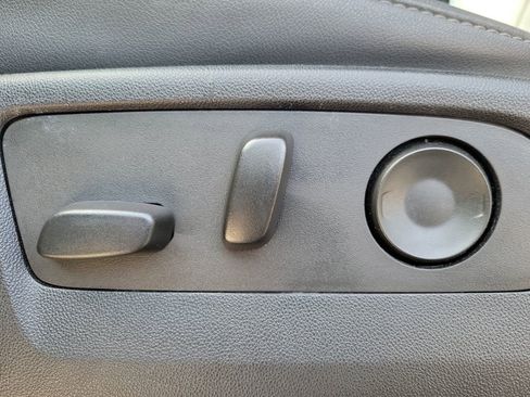 Used 2024 Chevrolet Suburban LT image 20