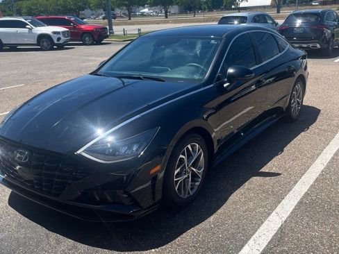 Used 2021 Hyundai Sonata SEL FWD image 2