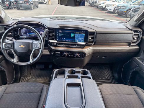 Used 2025 Chevrolet Silverado 1500 LT image 11