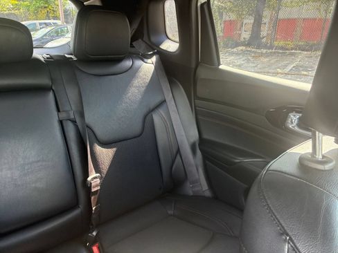 Used 2025 Jeep Compass Trailhawk AWD/4WD image 31