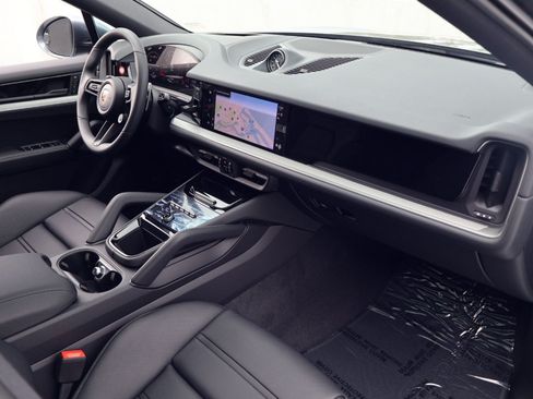 New 2026 Porsche Cayenne Coupe AWD/4WD image 25