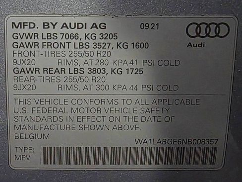 Used 2022 Audi e-tron Premium Plus image 46