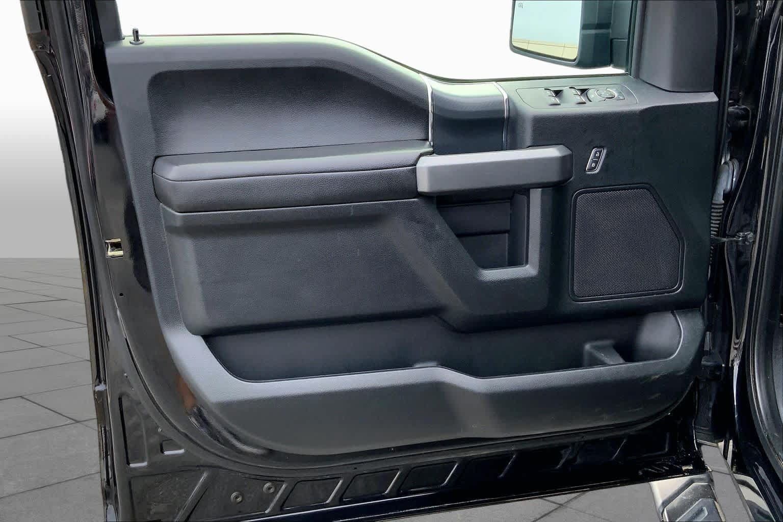 Used 2019 Ford F150 XLT w/ Equipment Group 302A Luxury AWD/4WD image 19