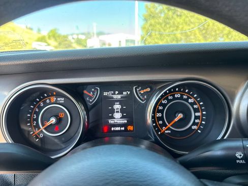 Used 2020 Jeep Gladiator Sport AWD/4WD image 15