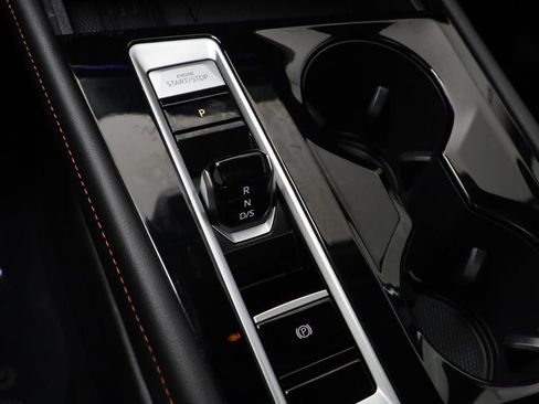 Used 2025 Volkswagen Atlas Peak Edition SE AWD/4WD image 10